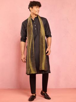 Vastramay - Black Solid/Plain Mandarin Neck Kurta Pyjama And Dupatta