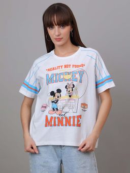 Free Authority - Official Mickey & Friends Graphic Off WhiteOversized T-Shirt