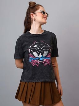 Free Authority - Official Wonder Woman T-Shirt