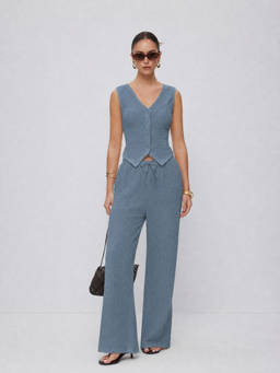 Cider - Textured Women’s V-Neck Sleeveless Co-ord Set Blue