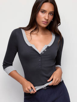 Cider - Cotton Blend Women Colorblock Scoop Neck Layered Top Navy Blue