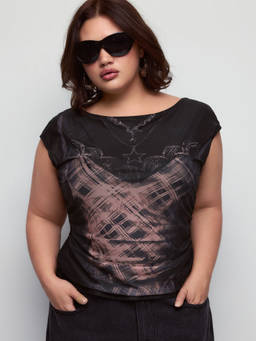 Cider - Knit Fabric Women’s Position Print Boat Neck Crop Top Black