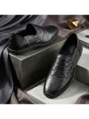 Black color option, Sold out, Currently selected