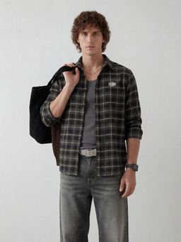 WROGN - Black Smart Casual Check Shirt with Embellished Badge Accent