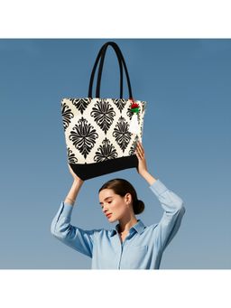 Earth Bags - The Vintage Grace Canvas Tote Bag