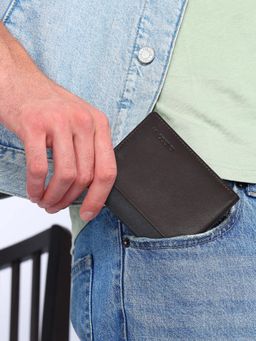 Sassora - Genuine Leather Rfid Blocking Slim Bi-Fold With Card Slots Wallet For Men (Medium)