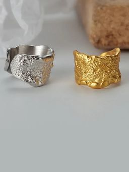 SKO - Miora Gold Textured Ear Cuff