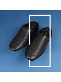 Mochi - Men Black Slip On Casual Loafers