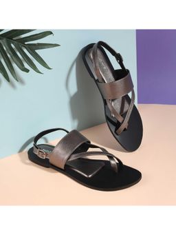 Mochi - Women Metallic Casual Sandals