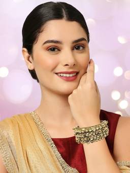 Fabula - Pack of 4 Gold Kashmiri Bangle Pack for Women and Girls With Ghungroo (2.6)