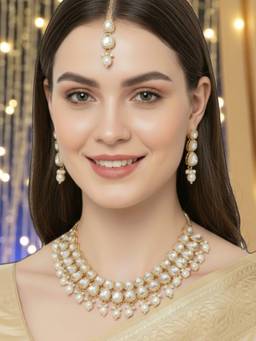 Fabula - Gold Kundan Jewellery Set Delicate Jadau Design