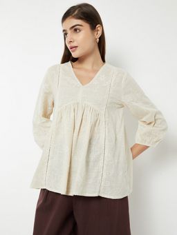 max - Off Women White Embroidered Round Neck Contemporary Chic Stylish Everyday Top