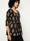 Black color option, Currently selected