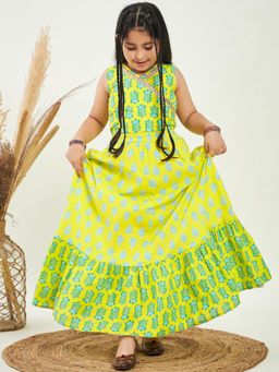 Stylo Bug - Girls Flower Printed V-Neck Lehenga & Choli Green (Set of 2)