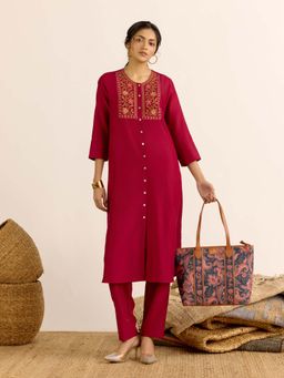 Aarke Ritu Kumar - Maroon Solid/Plain Round Neck Kurta & Pant