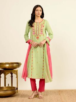 Aarke Ritu Kumar - Green Embroidered Round Neck Kurta Pant with Dupatta
