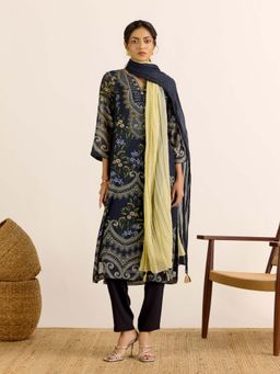 Aarke Ritu Kumar - Black Floral Round Neck Kurta Pant with Dupatta