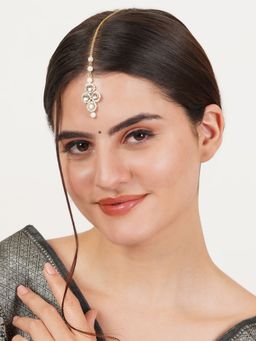 BeAbhika - Minimalist White Pearl Maangtikka