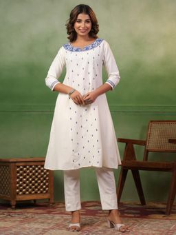 SPAN - White A-Line Printed Kurta & Pant