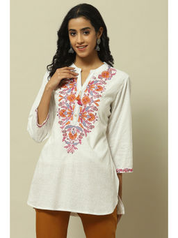 Rangriti - Women White Embroidered Floral Detail Straight Indie Kurti