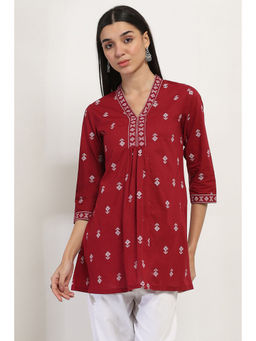 Rangriti - Women Maroon Cotton Straight Kurti