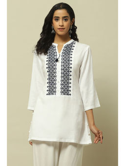 Rangriti - Women White Schiffli Detail Straight Indie Kurti