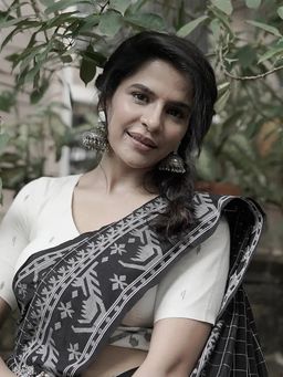 Sutra Art of Clothing - Saadgi Jamdani Stitched Blouse