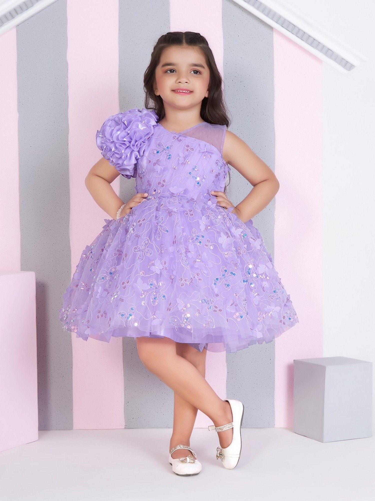 Lavender Net Woven One shoulder Puff Sleeves 3d Applique Dress