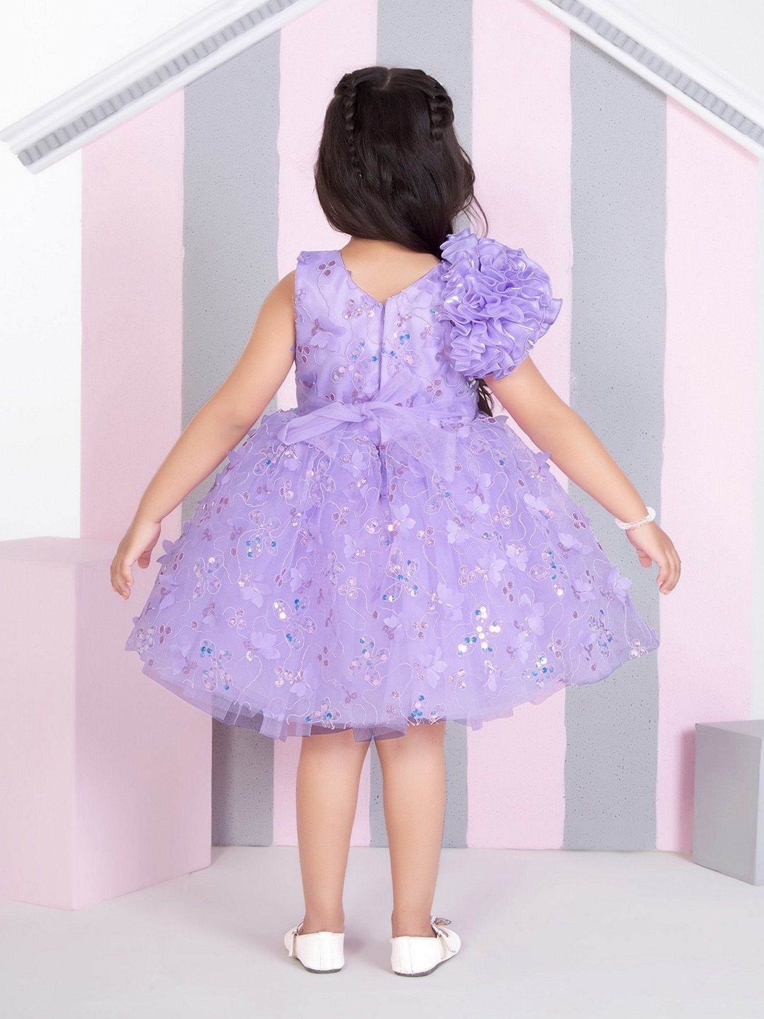 Lavender Net Woven One shoulder Puff Sleeves 3d Applique Dress