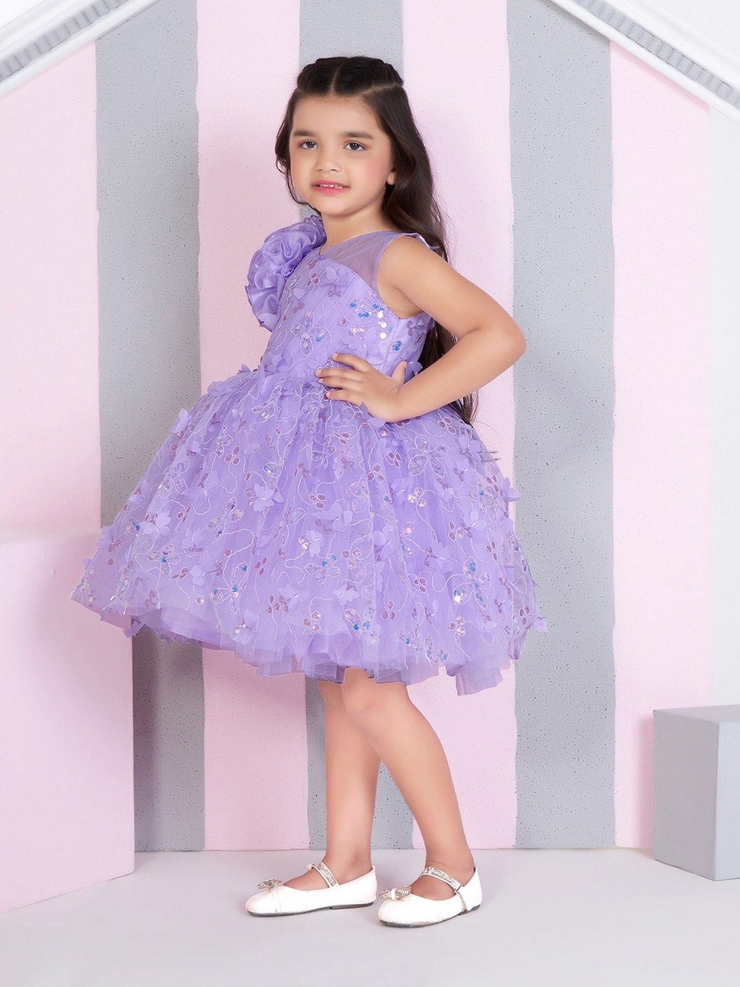 Lavender Net Woven One shoulder Puff Sleeves 3d Applique Dress