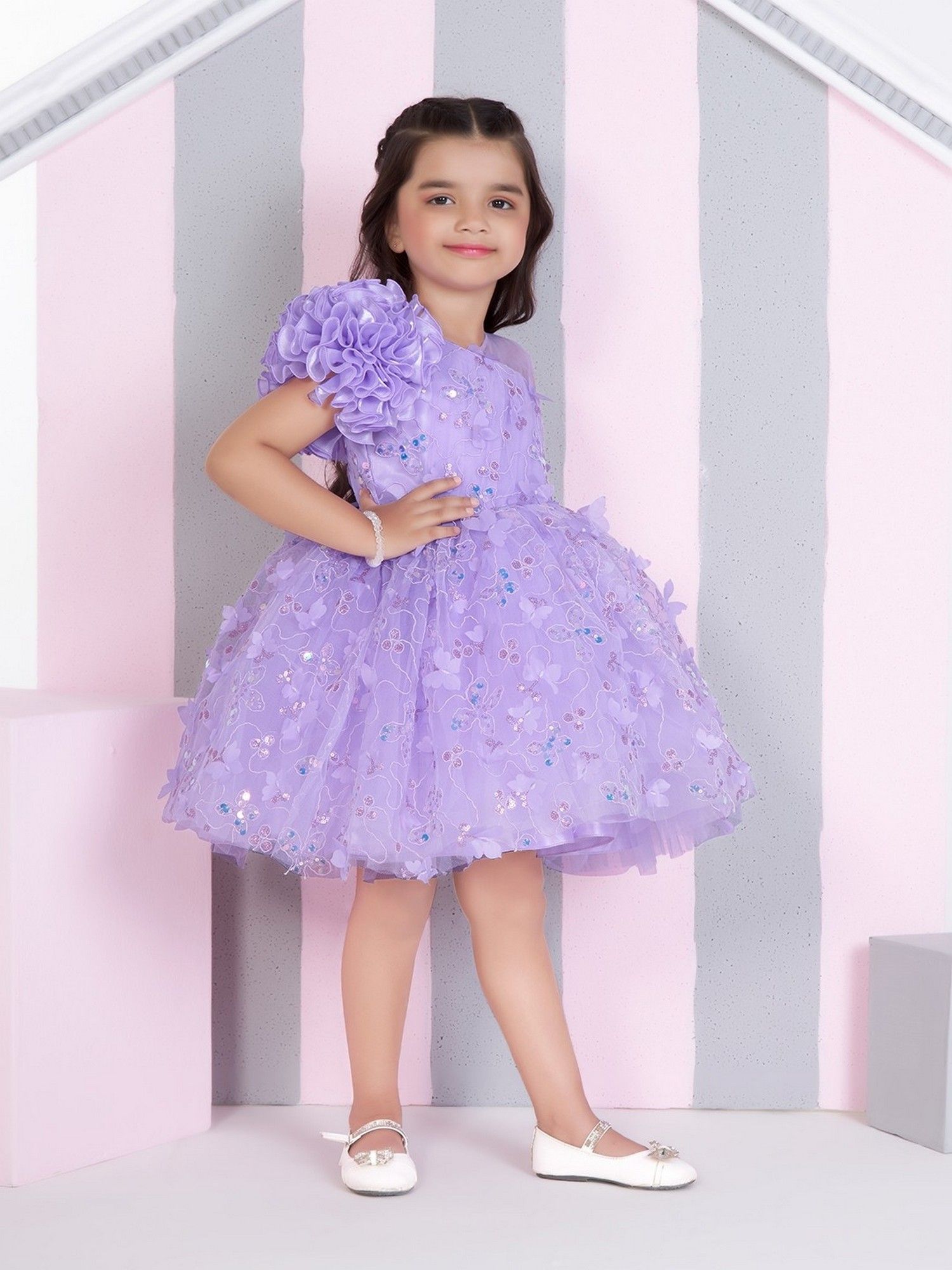 Lavender Net Woven One shoulder Puff Sleeves 3d Applique Dress