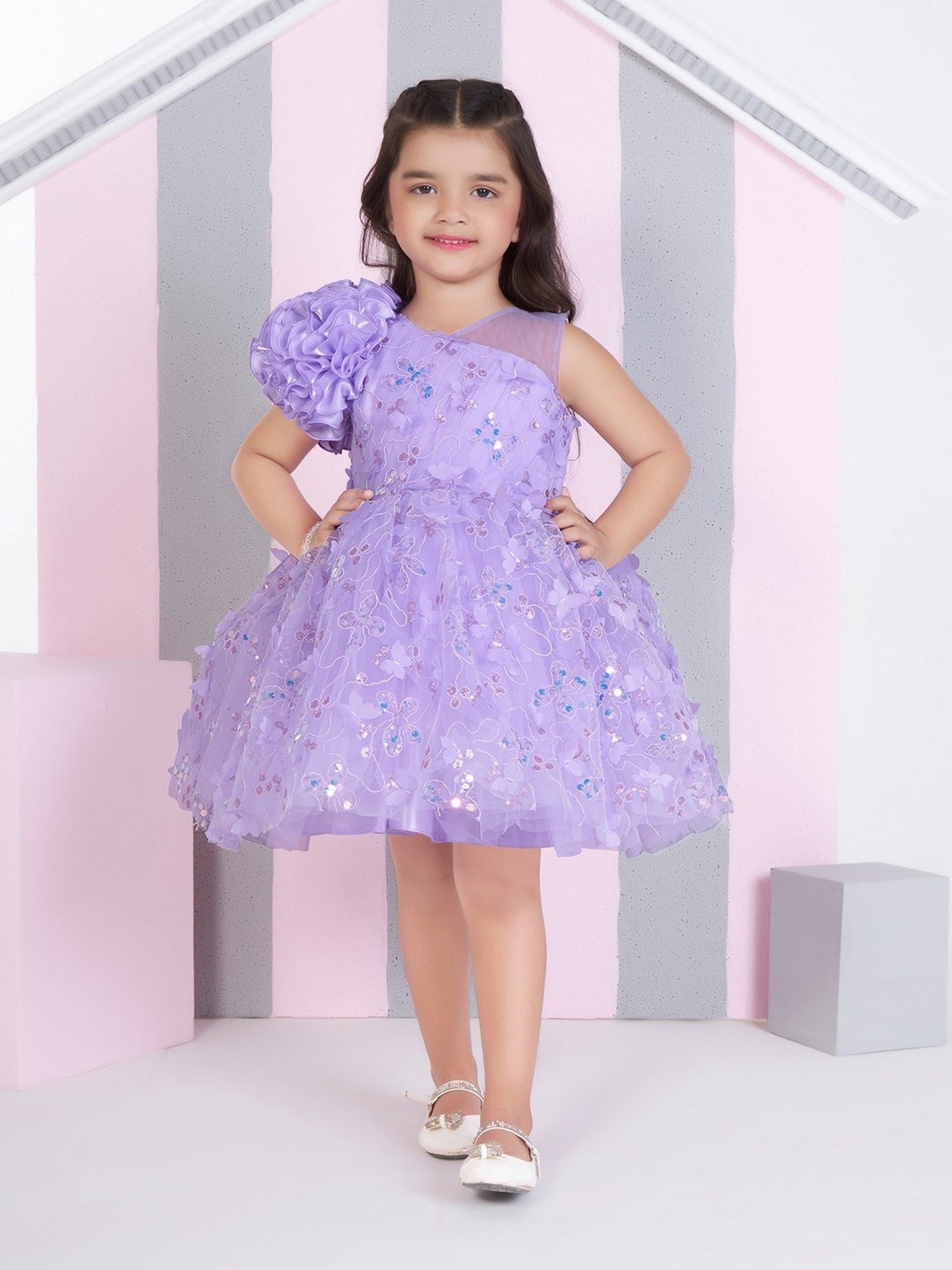 Lavender Net Woven One shoulder Puff Sleeves 3d Applique Dress