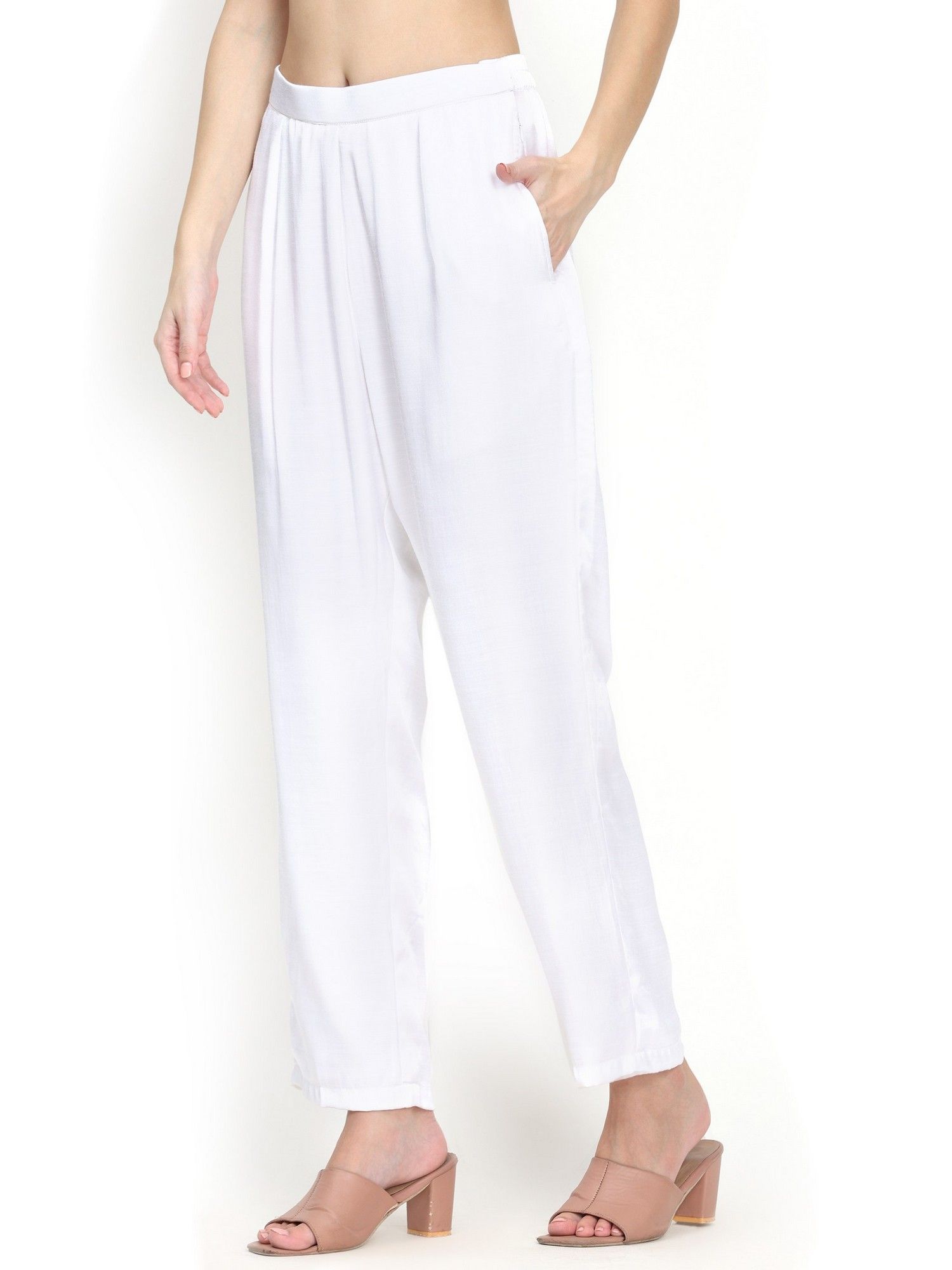 Shina Relaxed Fit Kurta with Pant