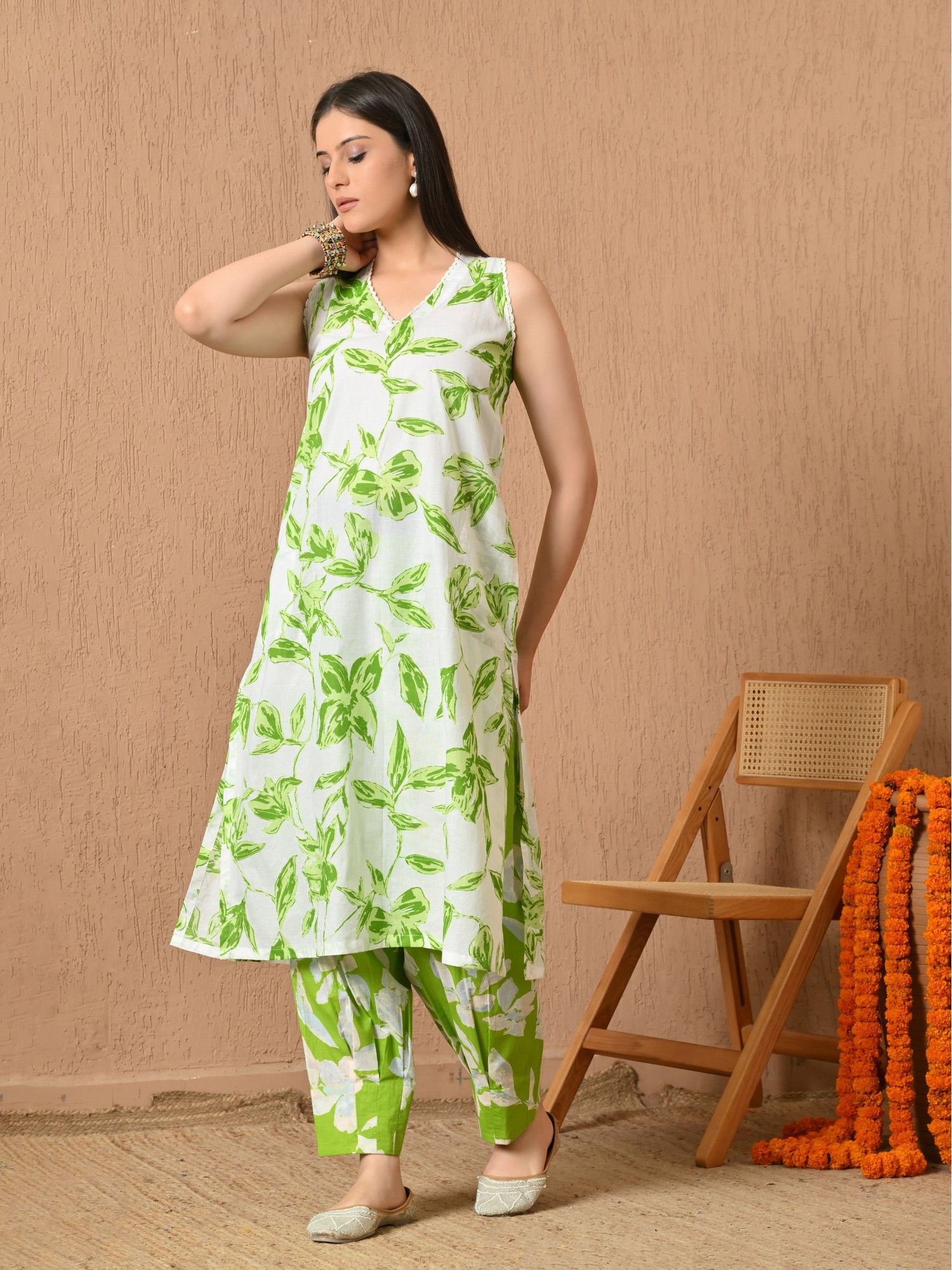 Shaanera Regular Fit Cambric Kurta with Pant