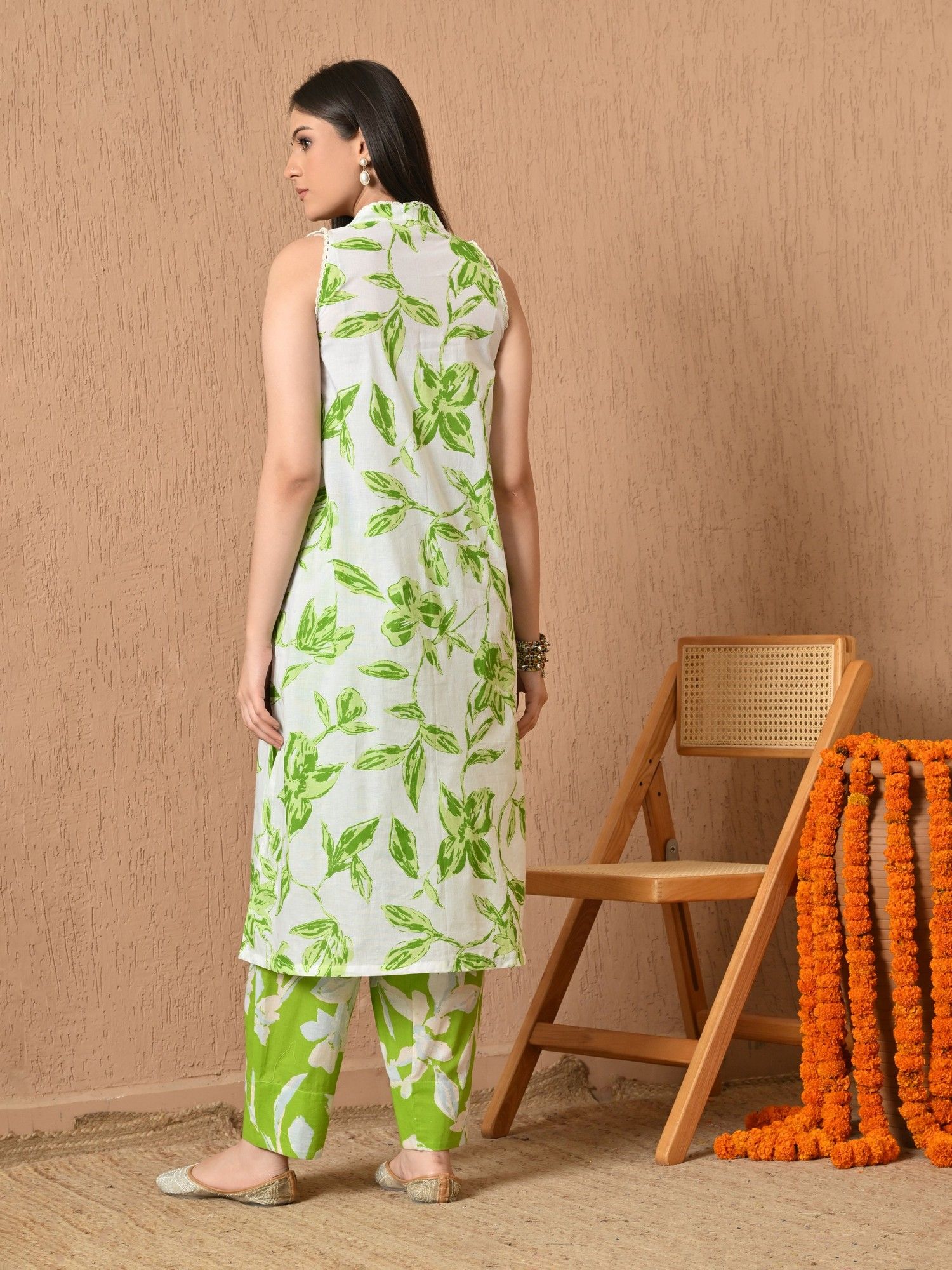 Shaanera Regular Fit Cambric Kurta with Pant