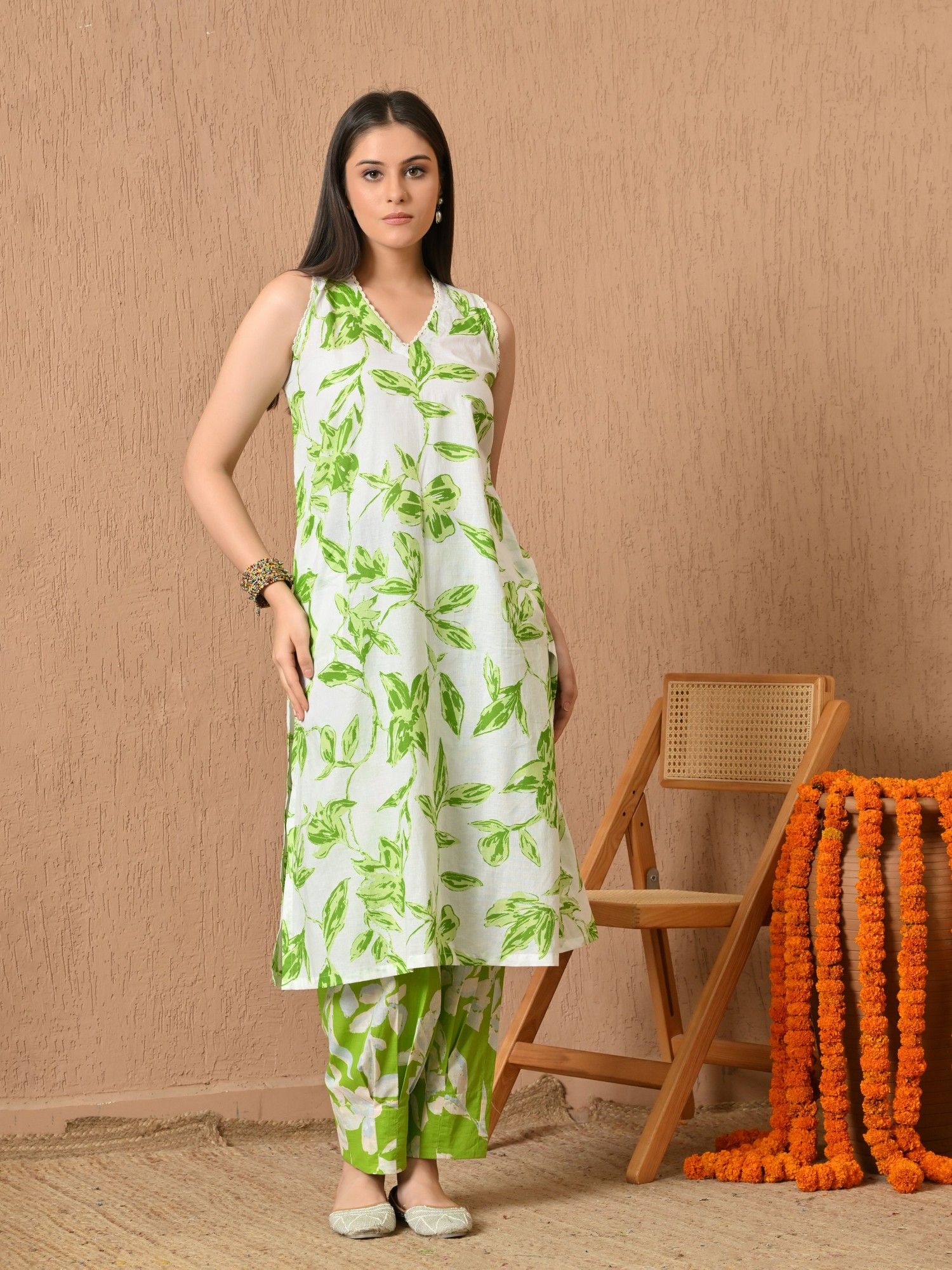 Shaanera Regular Fit Cambric Kurta with Pant
