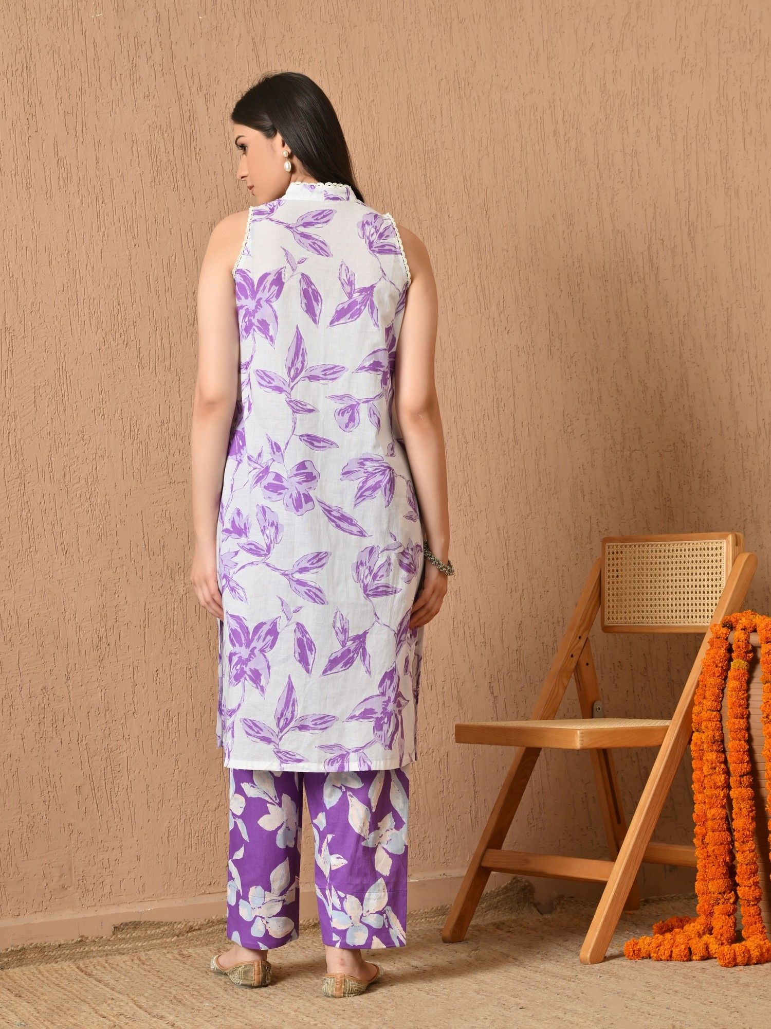 Shaanera Regular Fit Cambric Kurta with Pant
