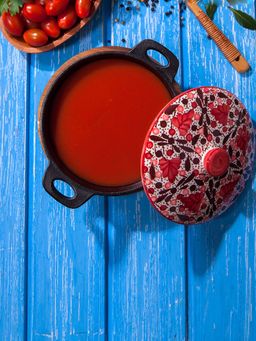 Victoria - 5.5 In Mini Round Casserole Dish With Glass Lid Pre-Seasoned