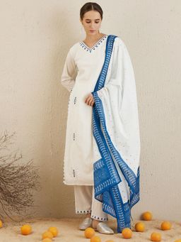 Indo Era - Off White Embroidered Straight Kurta With Pant & Dupatta
