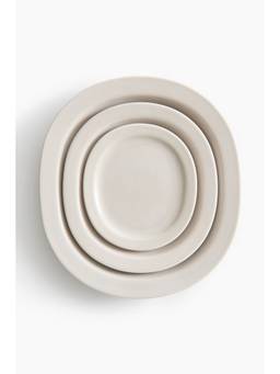 H&M - Beige 3-Piece Porcelain Serving Plate Set