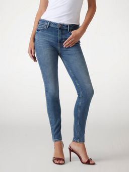 Guess - Womens Carrie Mid Solid Jeans