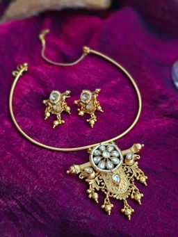 BINNI - White Kundan Glow Hasuli Necklace Set