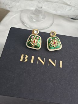 BINNI - Green Meadow Charm Carved Drop Earrings