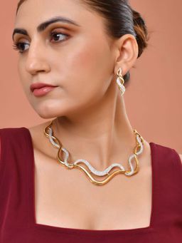 VOJ - Gold Plated Waved Design Elegant White Ad Necklace Set