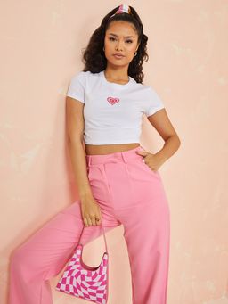 Styli - White Short Sleeves Heart Graphic Crop T-Shirt