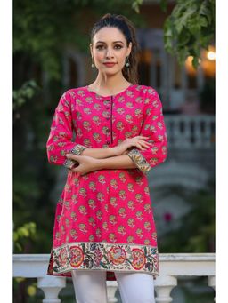 Rain & Rainbow - Women Fuchsia Floral Printed Pure Cotton Straight Kurti