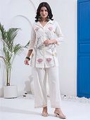 Off White color option, Currently selected