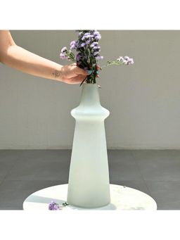 Muun Home - Ridge Glass Vase - White