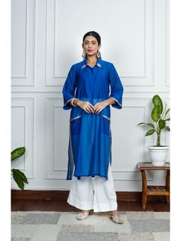 House of Surkh - Blue Chanderi Kurta With Embroidered Detail On Collar