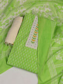 Green color option, Sold out, Currently selected